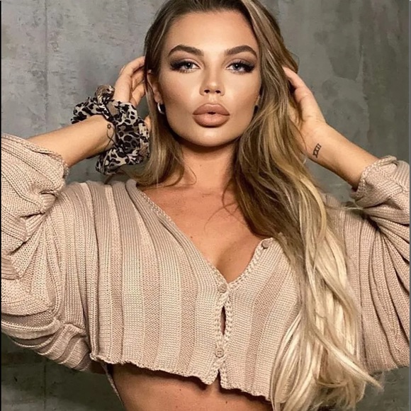 ❌SOLD❌ Cropped cardigan - Picture 6 of 9